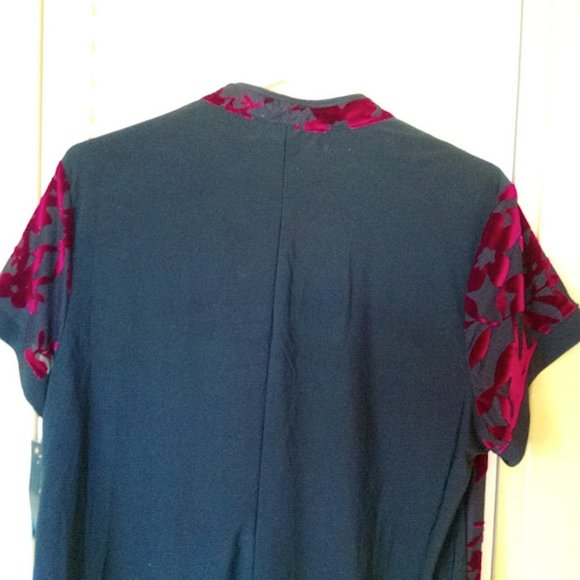 Gorgeous Asian Inspired Black Red velvet Top Size XL NEW NWT - Picture 6 of 7